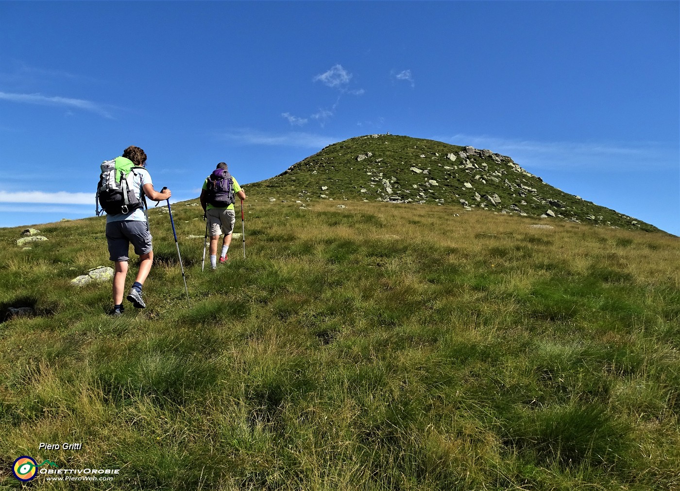 46 In decisa salita per la cima del Mincucco.JPG